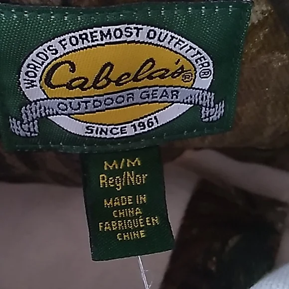 Cabela's Realtree Camo Button Down Shirt. Size Medium NWT - Picture 9 of 11